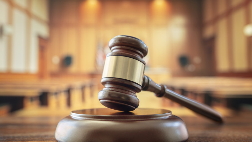 Суд приговорил к семи годам тюрьмы забиравшую деньги у Долиной курьера