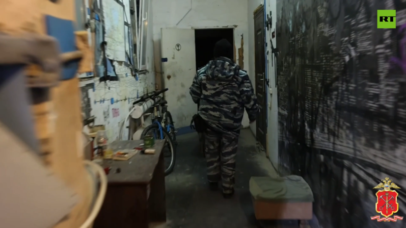 Полиция выявила «муравейник» мигрантов на заброшенном заводе в центре Петербурга