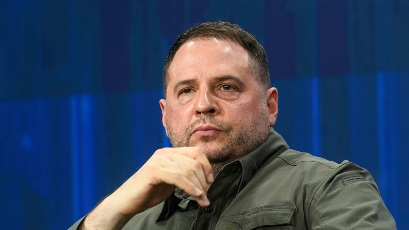 «Интерфакс-Украина»: после обысков у Ермака подозрений не предъявлено