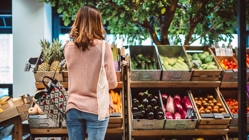 Миронов предложил за месяц до Нового года заморозить цены на продукты