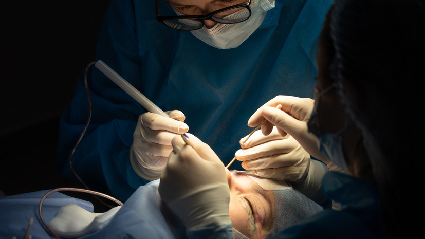 Хирург Карпович рассказал о последствиях блефаропластики после 40 лет