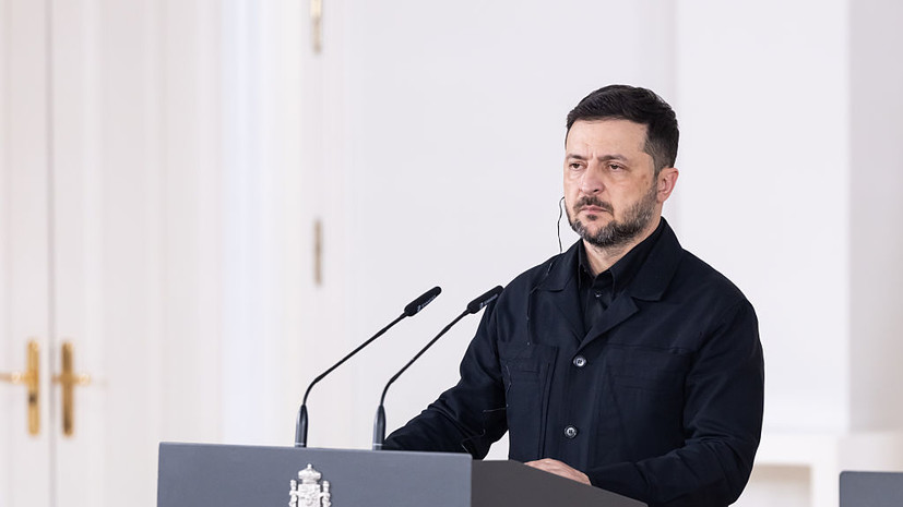 WP: Зеленский столкнулся с рядом политических кризисов