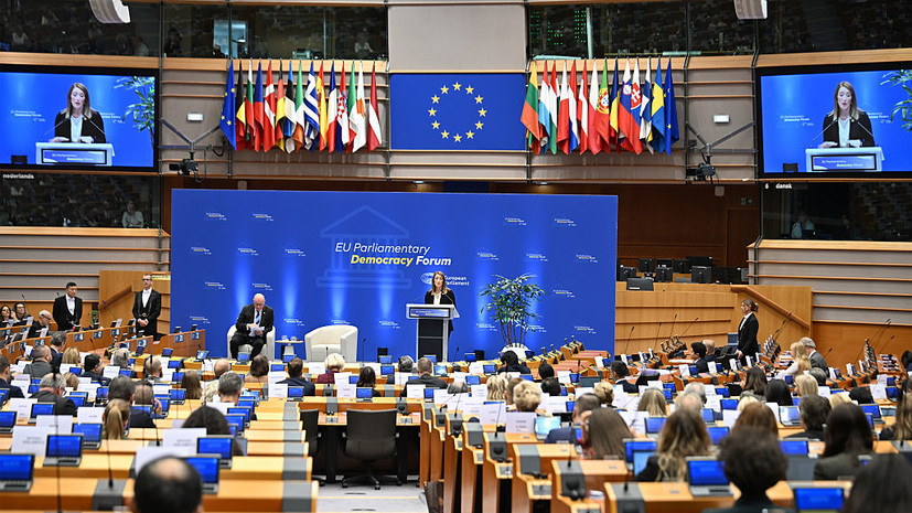 Шеремет назвал заявление Европарламента о выводе войск из Крыма сбоем матрицы