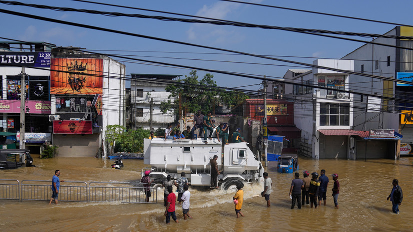 На Шри-Ланке во время спасательной операции разбился военный вертолёт