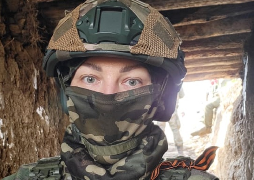 «А на нейтральной полосе цветы необычайной красоты»: как сотрудница банка обучала штурмовиков выживать после ранений