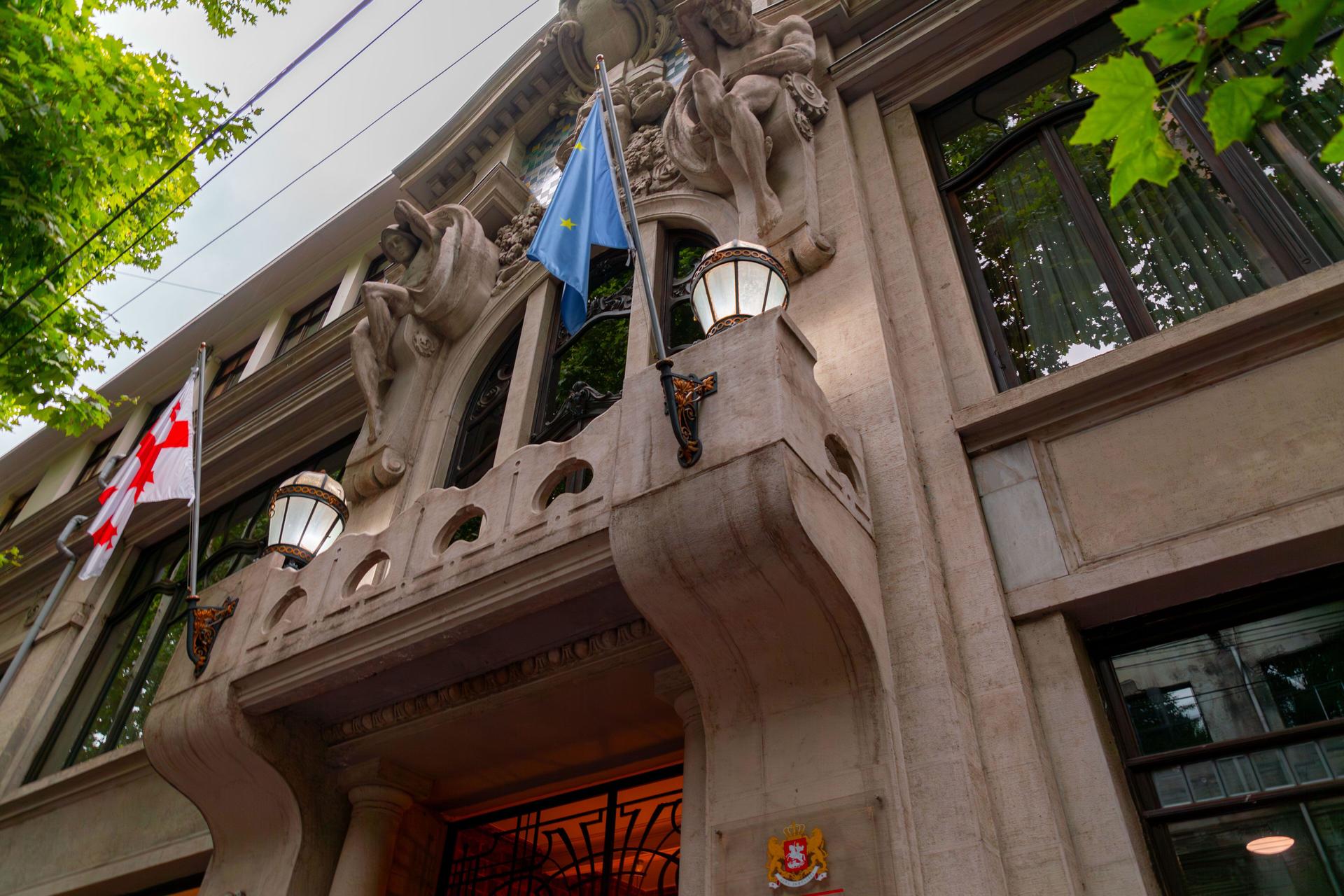 «Вызывает лишь раздражение в Тбилиси»: как Евросоюз усиливает давление на Грузию