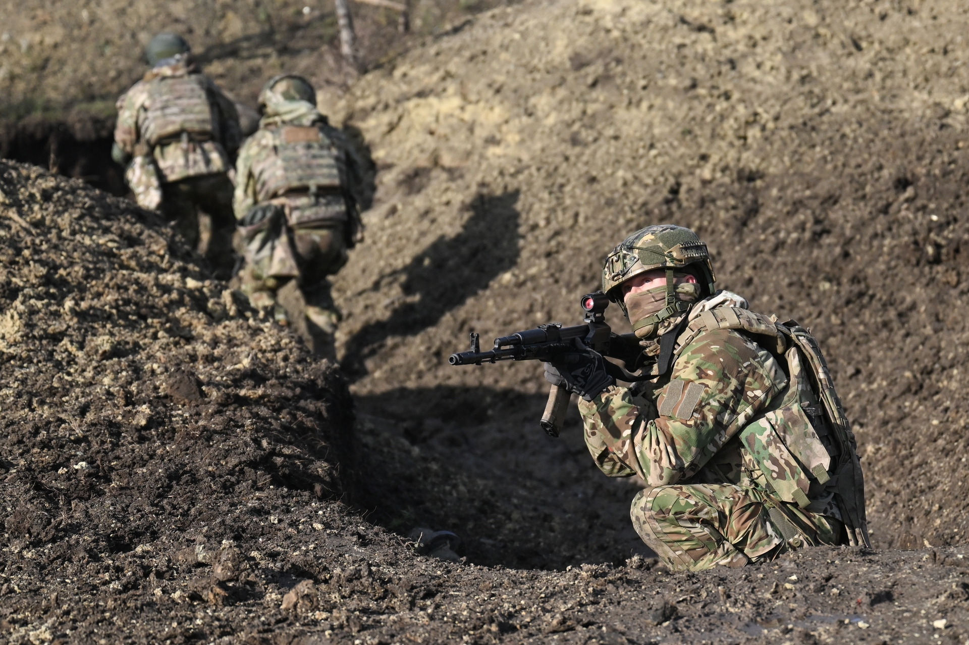 Удары по энергетике, транспорту и складам с БПЛА: российские войска поразили военные объекты на Украине