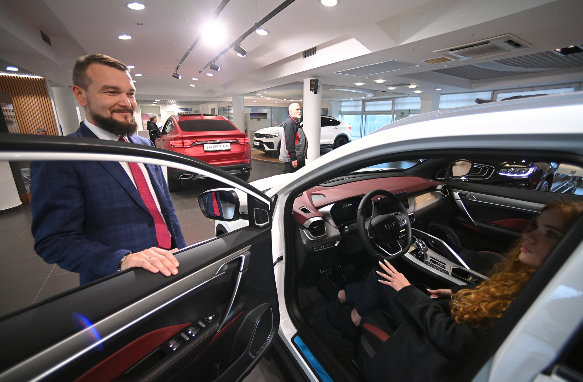 В преддверии пересмотра утильсбора: почему в России резко подскочили продажи легковых авто