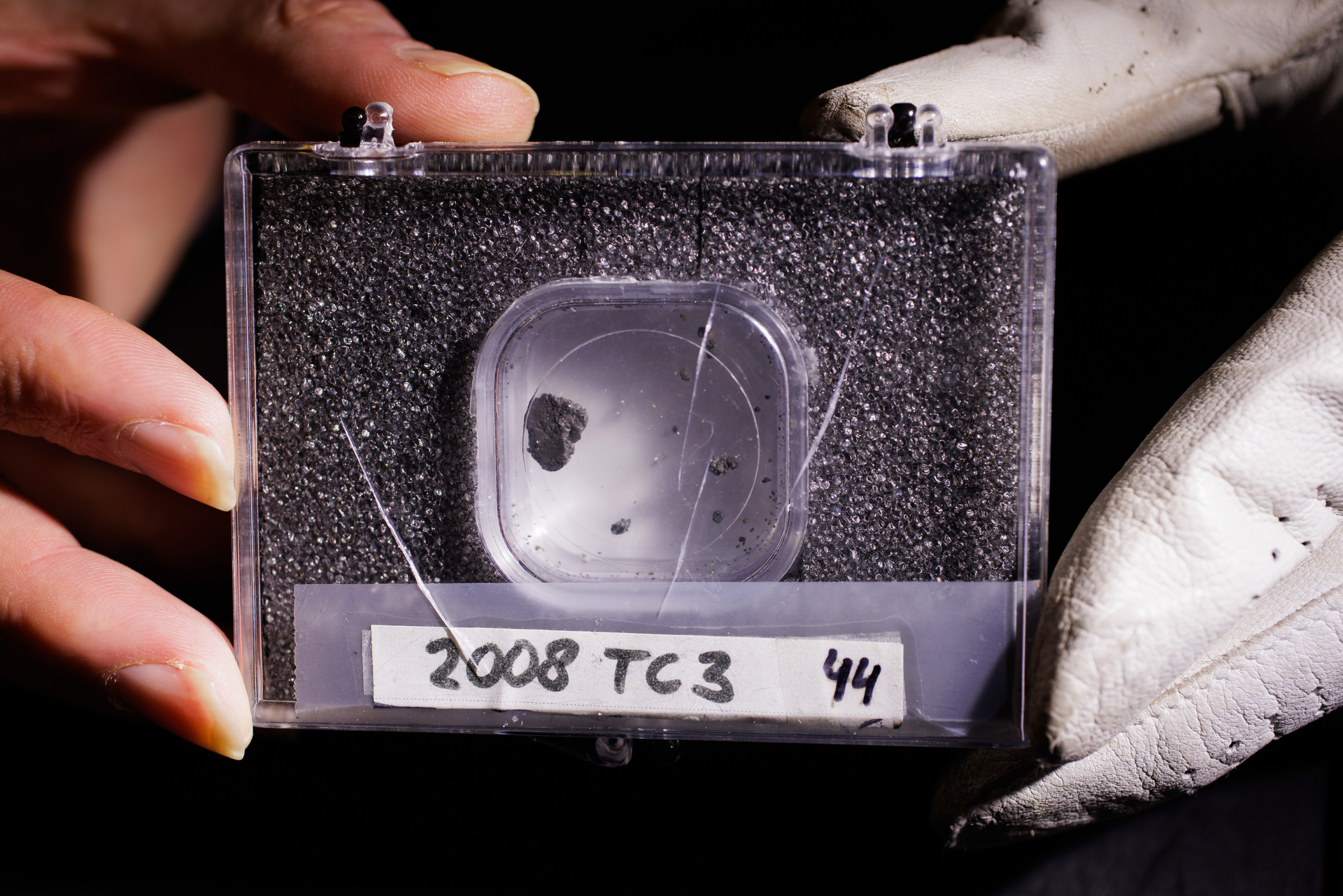 «Событие исключительной редкости»: учёные оценили метеорит, найденный под Новгородом