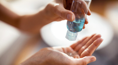 Химик Панов предупредил об опасности неправильного применения антисептиков