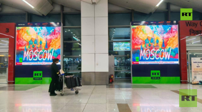 В аэропорту Нью-Дели на больших экранах транслируют эфир RT India