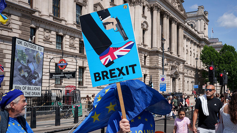 Премьер Стармер признал ущерб от Brexit и заявил о курсе на сближение с ЕС