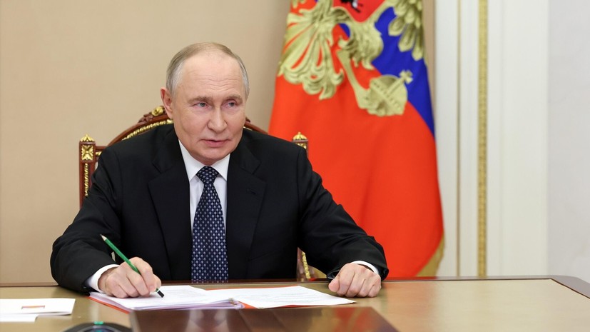 Путин поблагодарил командующих и личный состав группировок за успешные действия