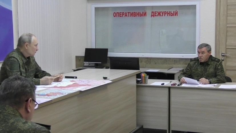 Путин обсудил с военными создание зоны безопасности вдоль границы с Украиной