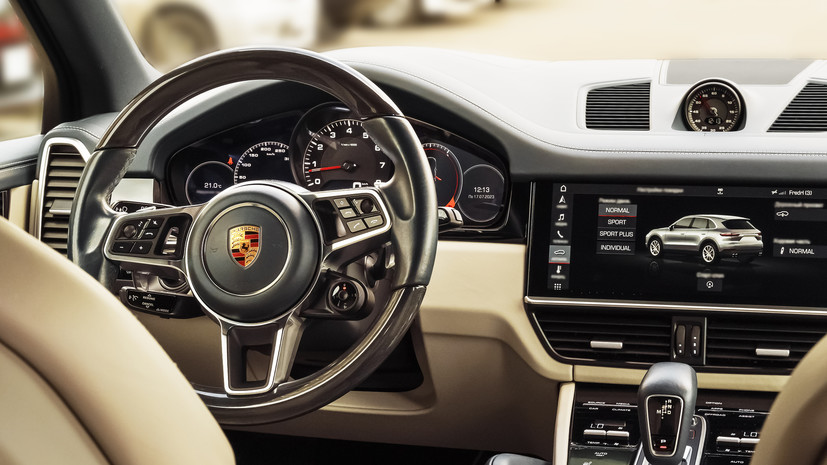 Суд отменил продажу Porsche Блиновской, купленного ради красивых номеров