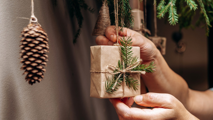 Юрист: украшать подъезд к Новому году можно, но при соблюдении двух условий