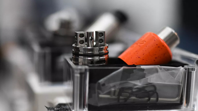 В Госдуму внесли поправки, запрещающие продажу вейпов