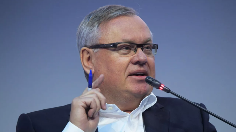 Глава ВТБ Костин: безработица в России рекордно низкая, доходы растут