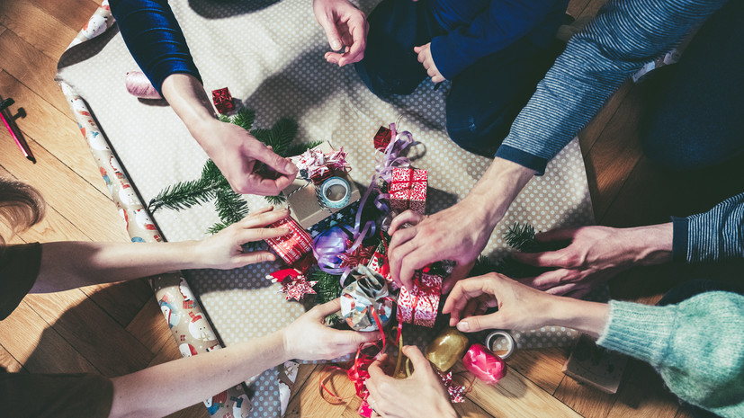 Психолог Смирнова: игра «Тайный Санта» полезна для коллектива