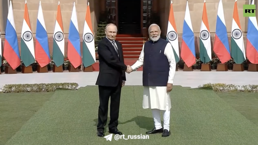 Путин и Моди начали переговоры в Дели