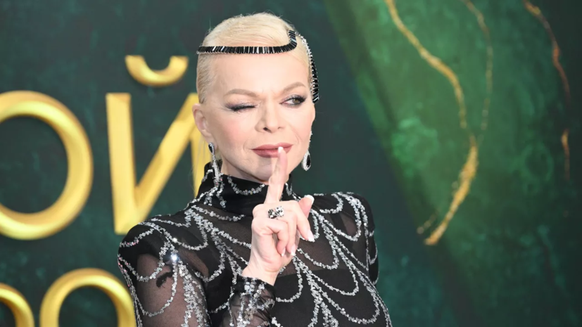 Долина рассказала, что мошенники следили за ней и угрожали членам её семьи