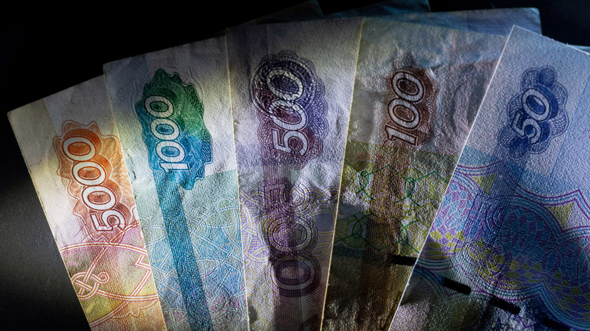 Аналитик Шнейдерман: рубль сохраняет сильные позиции