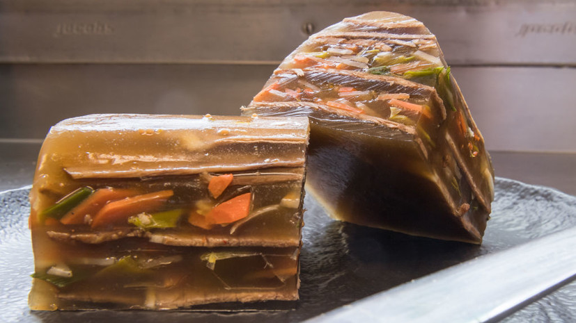 Диетолог Кованова: в день допустимо съедать до 250 г холодца