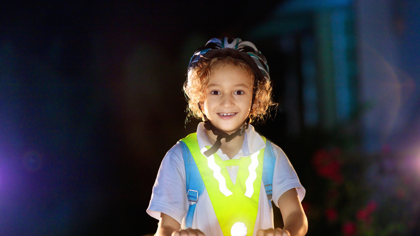 В России призвали сделать обязательным ношение светоотражателей для детей