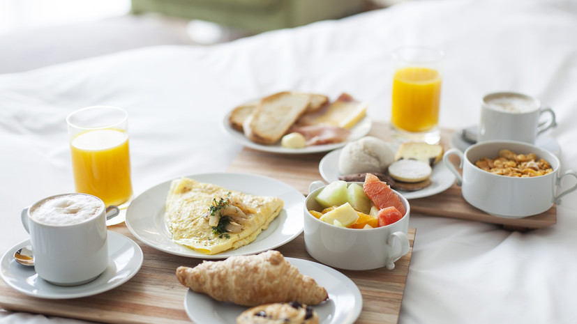 Диетолог Денисова: завтрак должен быть максимально углеводным