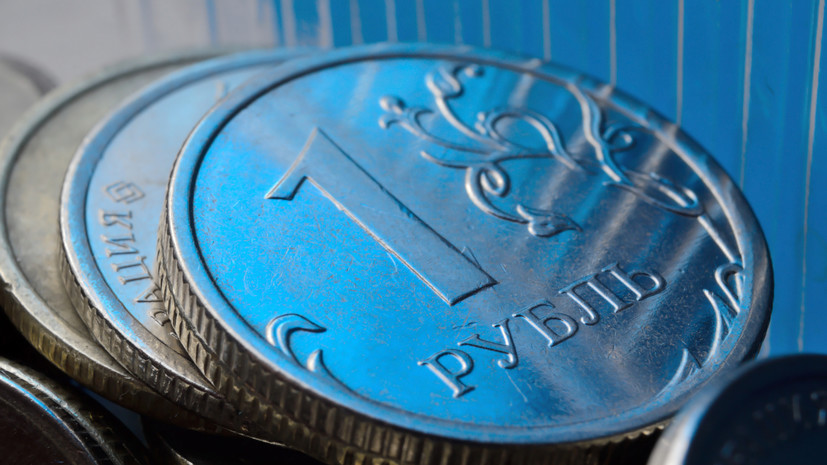 Специалист Соболев: значимые факторы давления на рубль пока отсутствуют