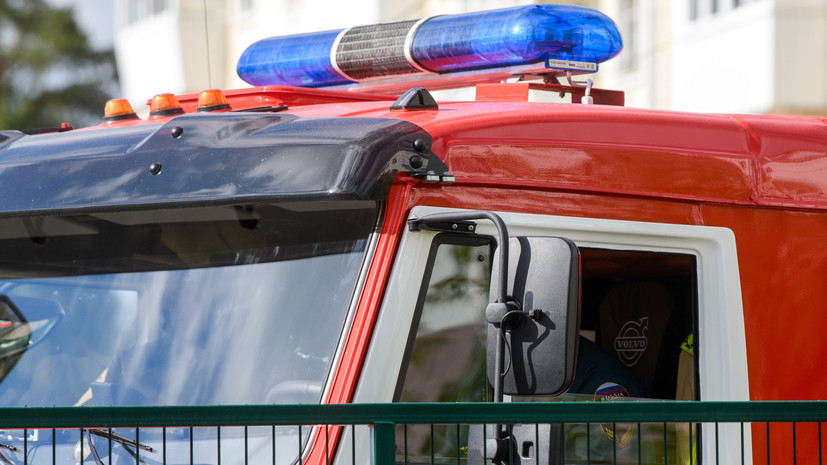 В Новосибирске загорелся педагогический колледж