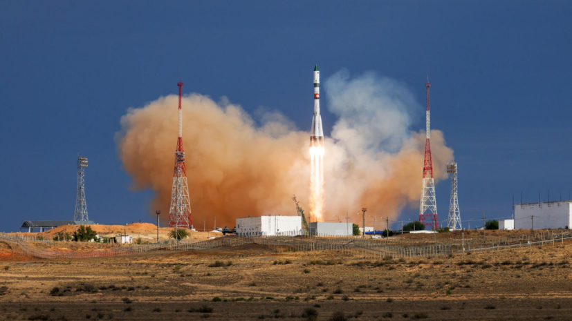 Спускаемый аппарат корабля «Союз МС-27» выпустил парашют для приземления