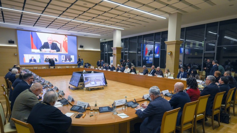 Путин поблагодарил правозащитников за работу с людьми