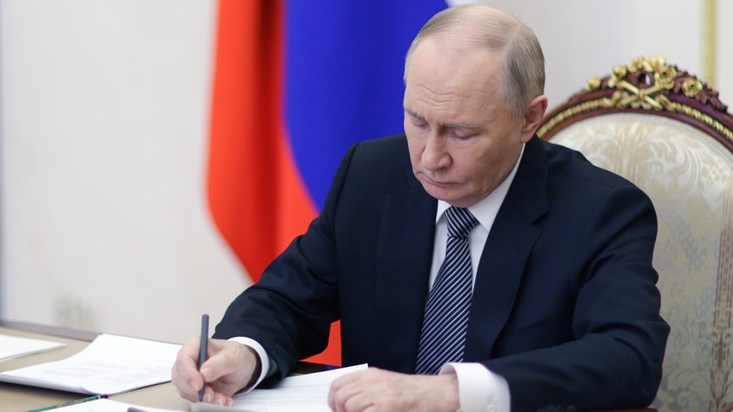 Путин пообещал изучить списки на помилование осуждённых за нетяжкие преступления