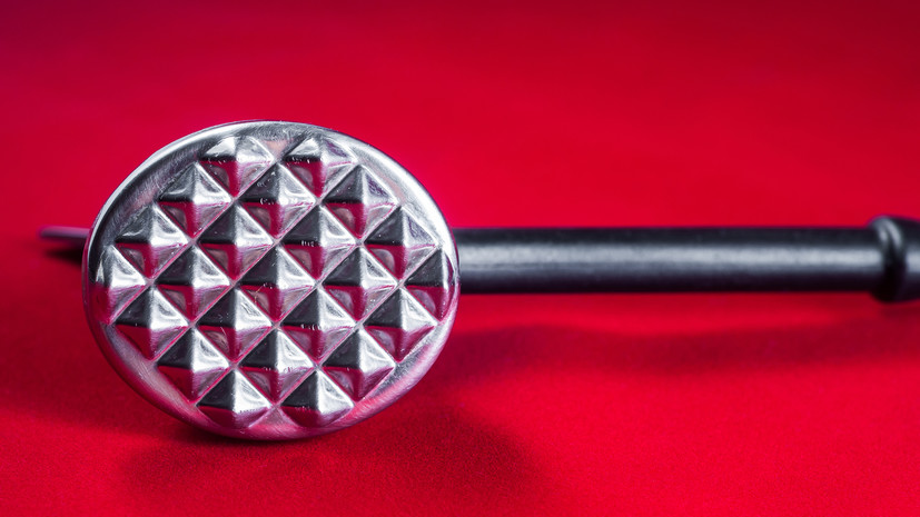 Во Львовской области мужчина напал на сотрудника ТЦК с кухонным молотком-топориком