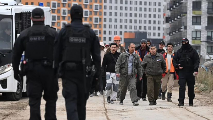 В Москве задержали 12 человек за незаконную легализацию более 53 тысяч мигрантов