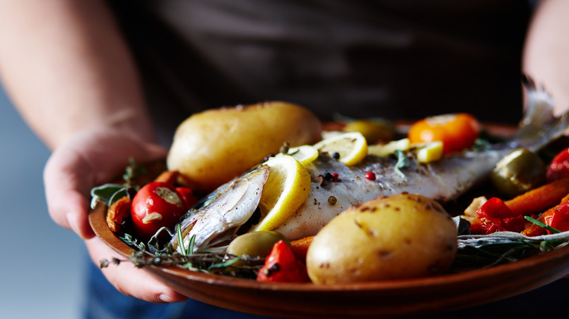 Диетолог Денисенко: употребление рыбы способствует укреплению суставов