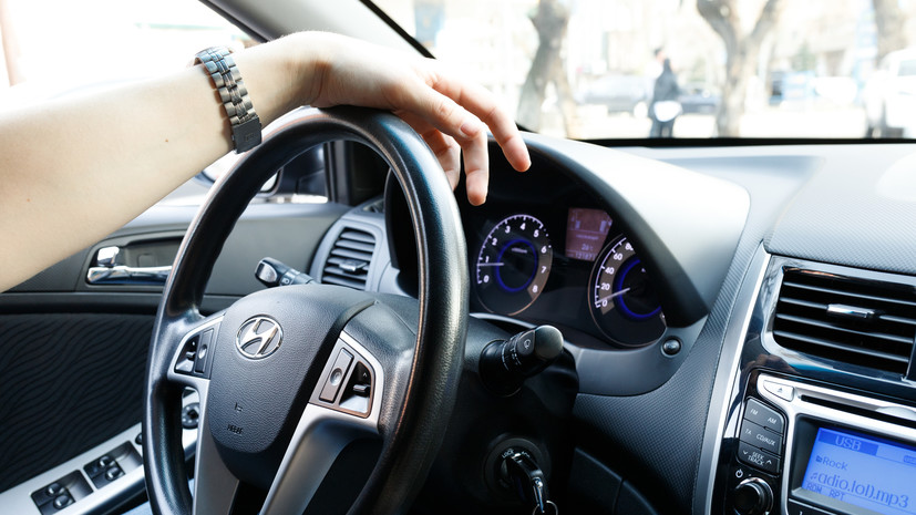 Mash: в России приостановили выпуск трёх моделей Solaris с МКПП