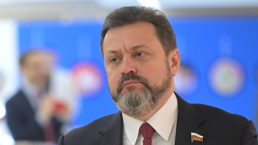 «Ъ»: Путин присвоил звание Героя России экс-депутату Рады Андрею Деркачу