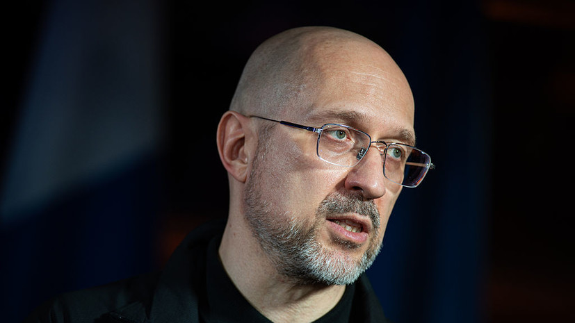 Шмыгаль: Украина готова к выборам, если наблюдатели поедут на передовую