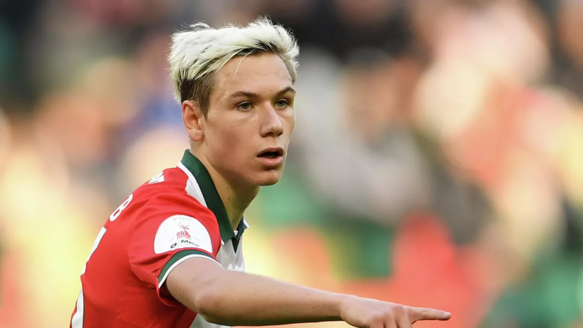 Батраков с девушкой посетил матч «Реала» с «Сити» в Лиге чемпионов