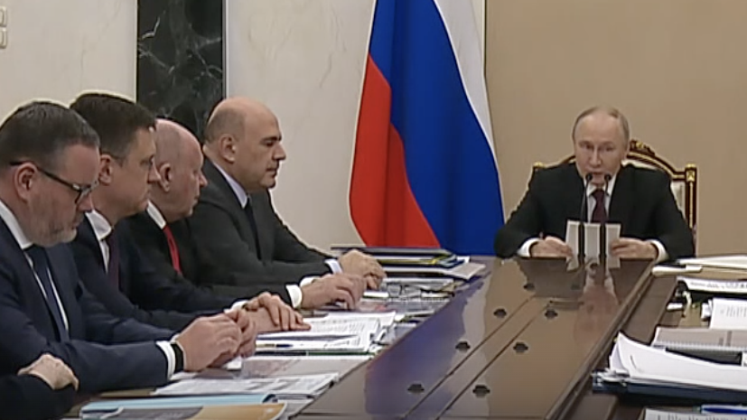 &laquo;Важнейшие приоритеты государства&raquo;: Путин &mdash; о повышении зарплат бюджетников и пенсий