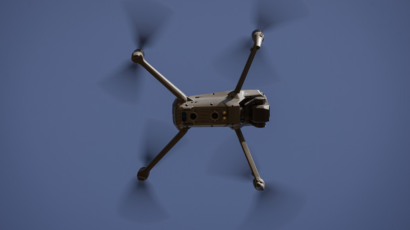 SHOT: беспилотник врезался в многоэтажный дом в Твери