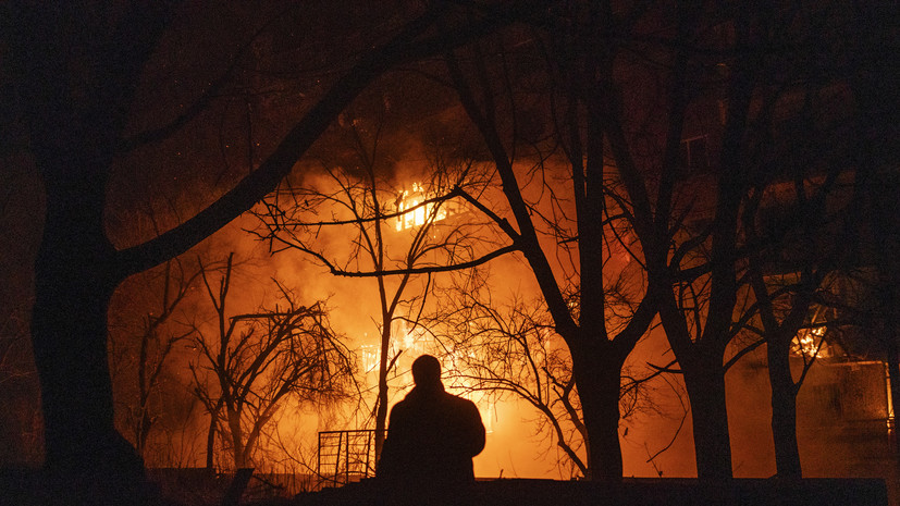 В Твери ликвидируют последствия падения обломков БПЛА на жилой дом