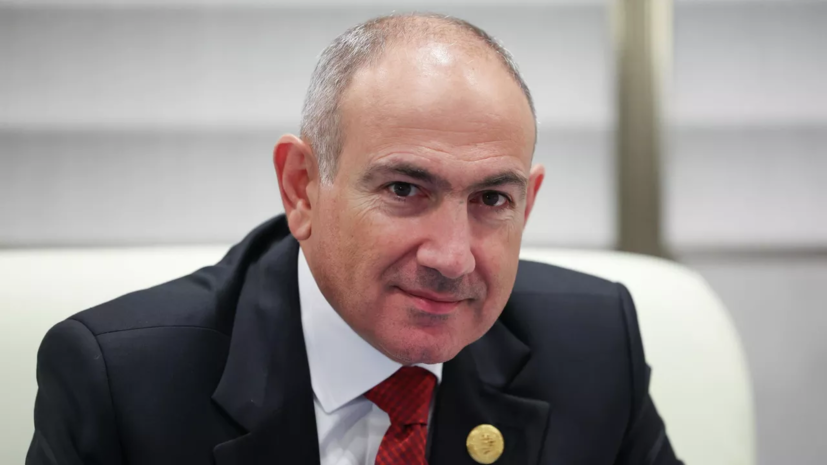 Пашинян показал, как катается на велосипеде по Москве