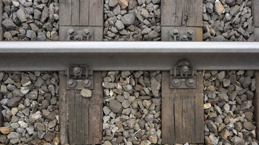 В Оренбургской области три цистерны с пропан-бутановой смесью сошли с рельсов