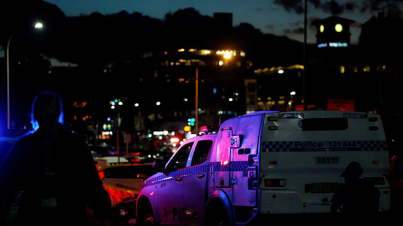 В результате стрельбы на пляже в Сиднее погибли десять человек, 11 ранены