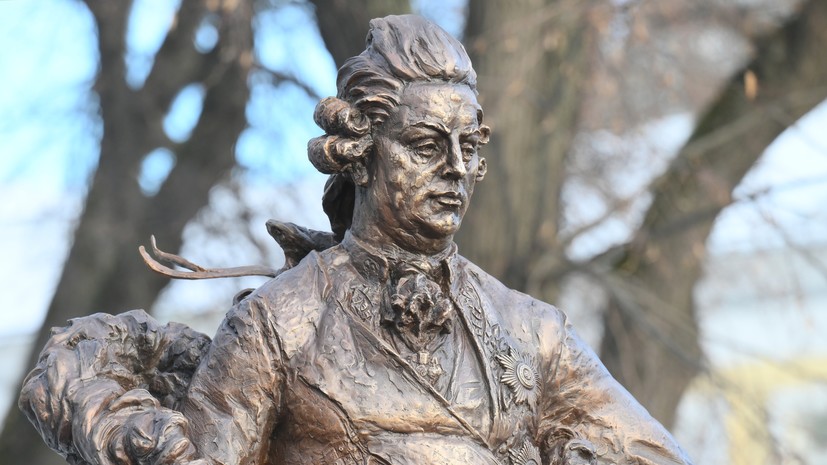 В музее декоративного искусства прошла церемония открытия памятника Остерману