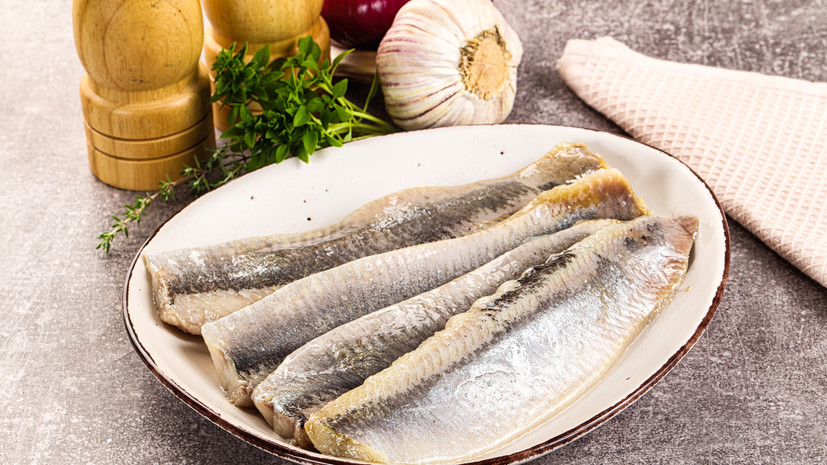 Президент ВАРПЭ: сельдь возглавила рейтинг самой популярной рыбы в России
