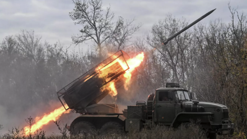 SHOT: над Саратовом и Энгельсом прогремели взрывы, работает ПВО